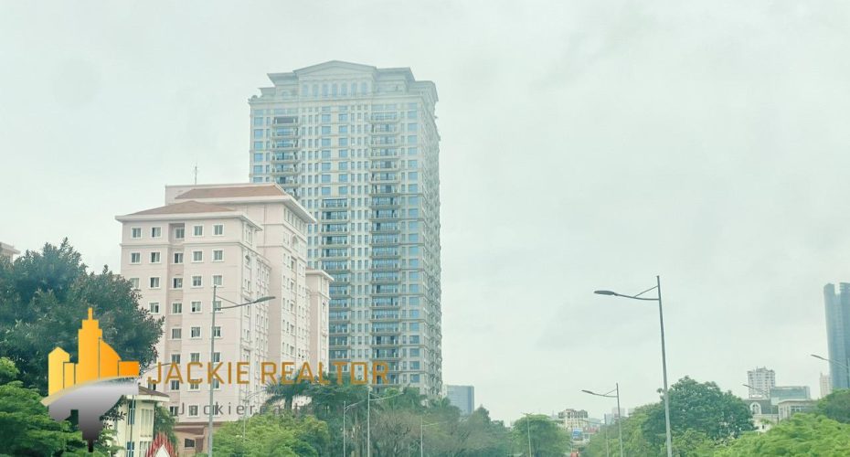 Hanoi Signature is located in a prime location on Nguyen Van Huyen Street, Hanoi