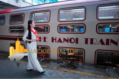 Hanoi Train is built with two floors