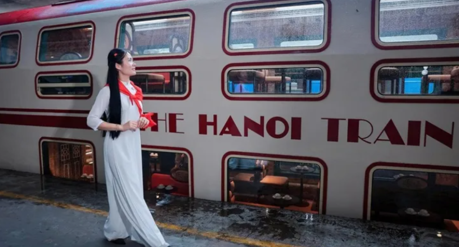 Hanoi Train is built with two floors