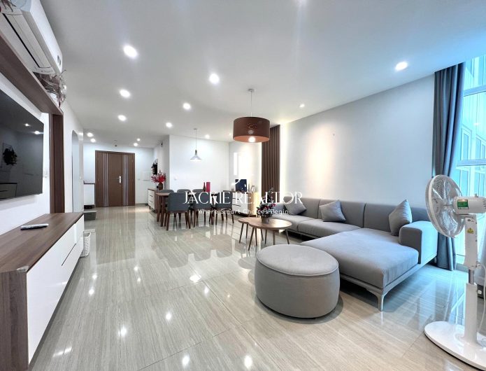 High-end 3-bedroom apartment for rent in The Link Ciputra (1)