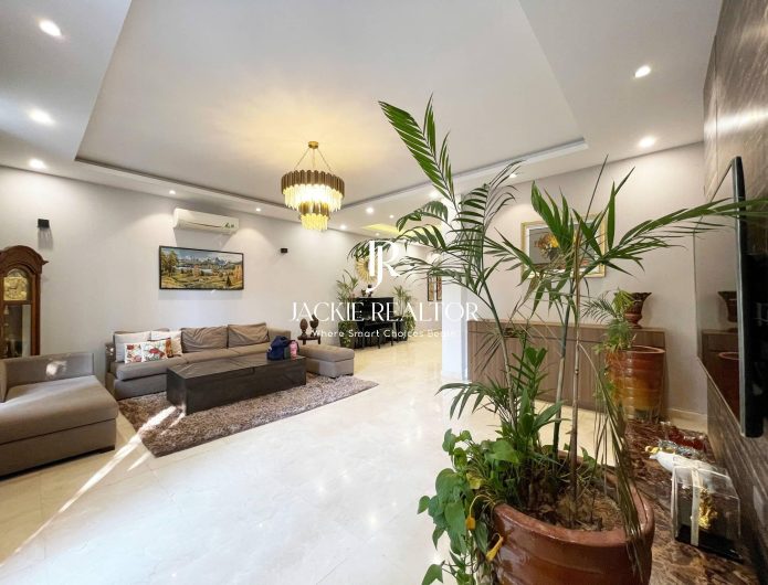 High-end 3-floor villa for rent at K2 Ciputra (1)