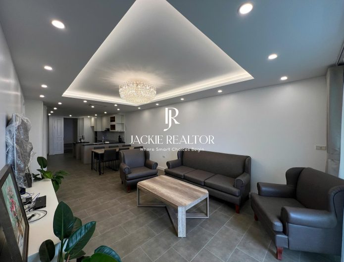 High-end 4-bedroom apartment for rent at P1 Ciputra (1)