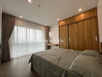 High-end 4-bedroom apartment for rent at P1 Ciputra (4)