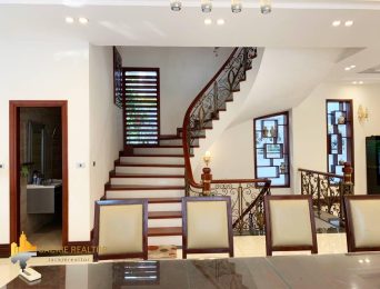 Huge 4BRs isolated villa for rent in Vinhomes Riverside Bang Lang (3)