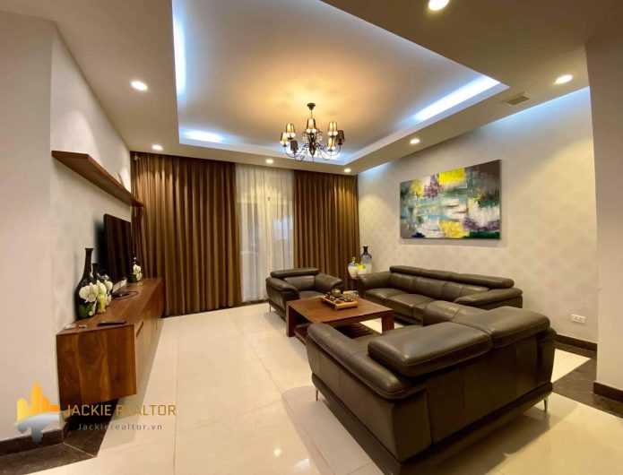 Huge luxurious 800 sqm Vuon Mai Ecopark detached villa for rent (1)