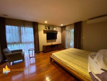 Huge luxurious 800 sqm Vuon Mai Ecopark detached villa for rent (4)