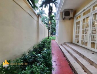 Huge unfurnished villa for rent in C7, Ciputra (1)