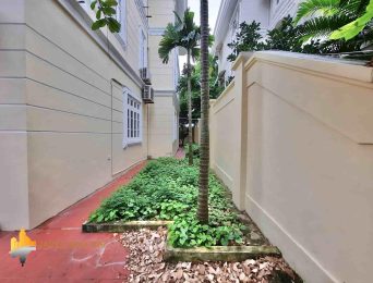 Huge unfurnished villa for rent in C7, Ciputra (5)