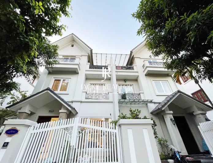 Impressive 4BRs detached house for rent in Vinhomes Riverside Anh Dao (1)