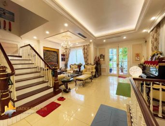 Impressive neo-classic house for rent in Vinhomes Riverside (4)