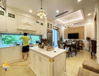 Impressive neo-classic house for rent in Vinhomes Riverside (5)