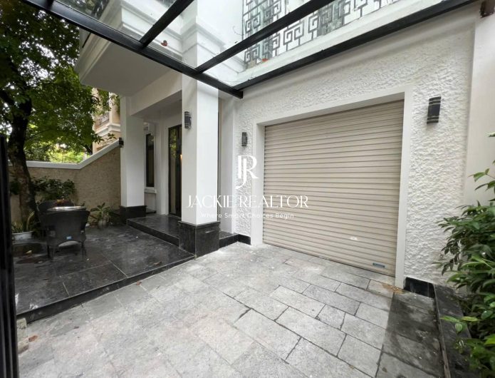 Incredible garden villa for rent at T7 Ciputra Hanoi (1)