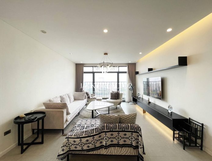 Incredibly beautiful lake-view 3BRs apartment in Platinum Residences for rent (1)