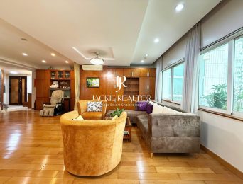 Inexpensive 153-SQM 2-bedroom apartment in E1 Ciputra for rent (5)