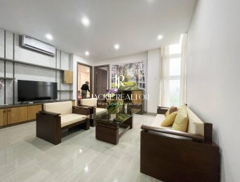 Inexpensive golf-view 114SQM apartment for rent in L4 Ciputra (2)