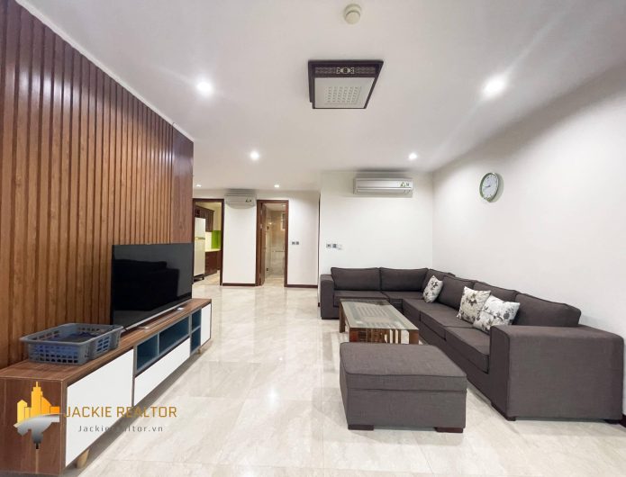 Large 3-bedroom apartment for rent with cheap price in L1 Ciputra (1)