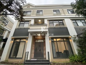 Large 4-bedroom semi-detached house at Starlake for rent (1)