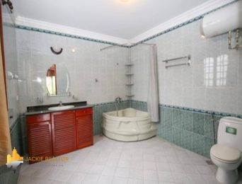 Large garden villa for rent at Tay Ho Westlake (5)