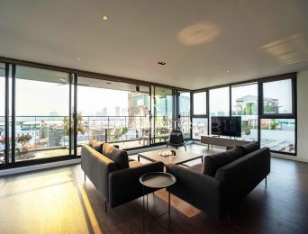 Lavish 3BRs apartment for rent in To Ngoc Van, Tay Ho, Hanoi (2)