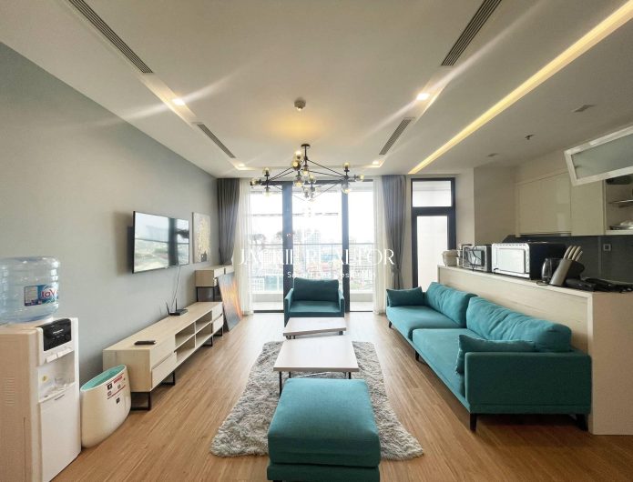 Lavish 3BRs apartment for rent in Vinhomes Metropolis (1)