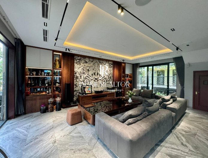 Lavish 4-bedroom villa at Starlake Hanoi for rent (1)