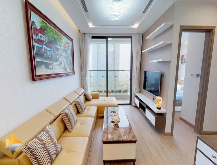 Light-filled apartment for rent in Vinhomes Metropolis (1)