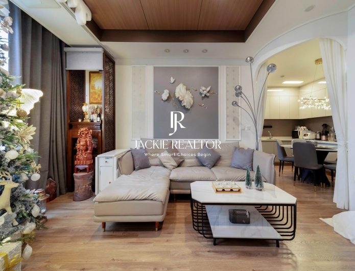 Lovely 2-bedroom apartment at 902 building, Starlake Hanoi for rent (1)