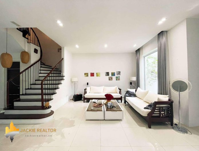 Lovely Japanese-style house in Long Bien for rent (1)