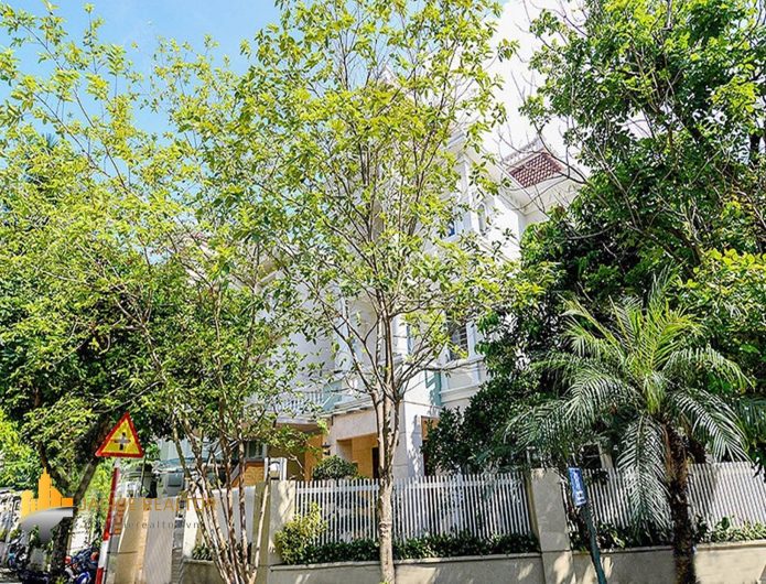 Lovely garden house for rent in T1 Ciputra (1)