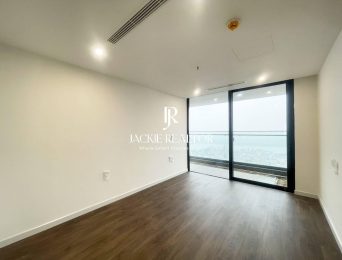 Luxurious 2-bedroom apartment at Sunshine Golden River for rent (5)