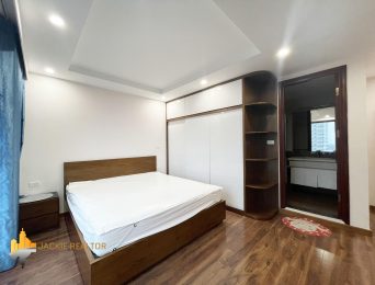 Luxurious 3BRs apartment in 59 Xuan Dieu for rent (4)