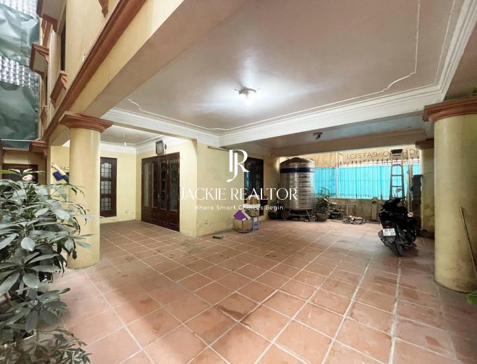 Luxurious French-style villa for rent in To Ngoc Van, Hanoi (1)