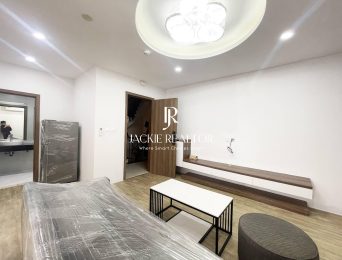 Luxurious Lake View Apartment for Rent in Lac Long Quan Area (4)