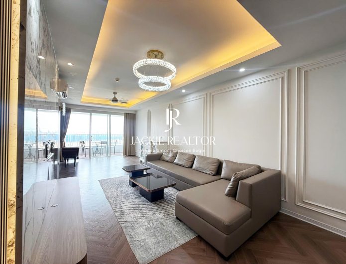Luxurious apartment near Rugby School Hanoi 3 bedrooms for rent at P2 Ciputra building (1)