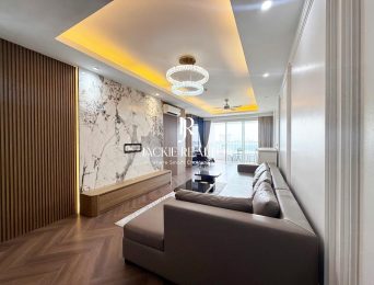 Luxurious apartment near Rugby School Hanoi 3 bedrooms for rent at P2 Ciputra building (3)