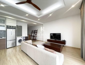 Luxurious lakefront living A serviced apartment in Quang An for rent (4)