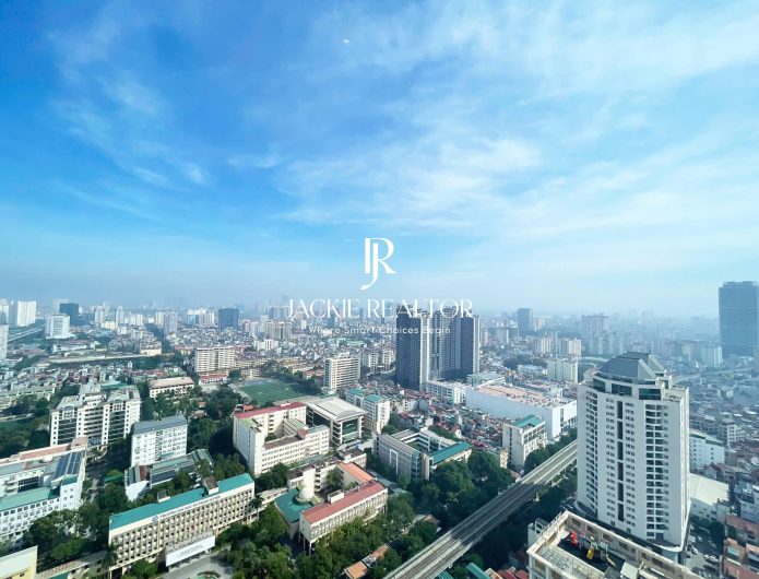 Luxurious penthouse at Indochina Plaza Hanoi (IPH) with a pool for rent (33)