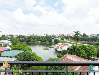 Luxurious studio in Trinh Cong Son Street, West Lake for rent (2)