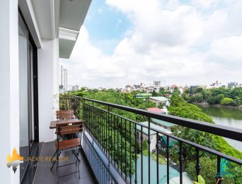 Luxurious studio in Trinh Cong Son Street, West Lake for rent (3)