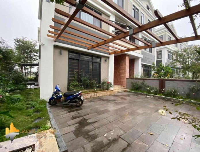 Luxurious villa for rent in Starlake Hanoi (2)