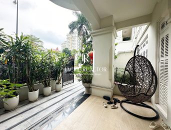 Luxury villa with an area of ​​300m2 in Ciputra Hanoi for rent (3)