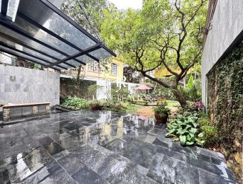 Luxury villa with garden for rent in To Ngoc Tay Street, Tay Ho Ward, Hanoi (3)