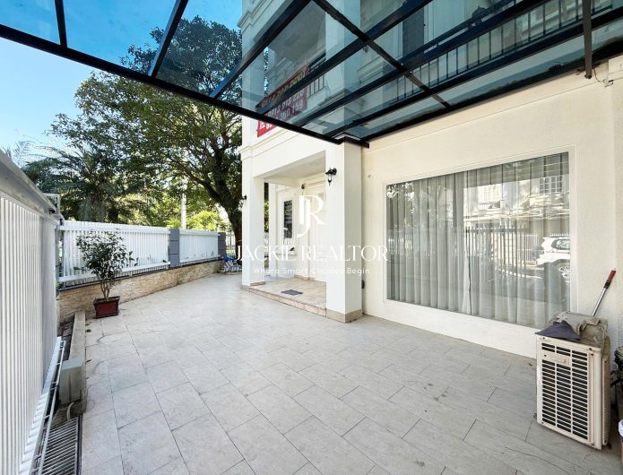 Magnificent 5-bedroom villa for rent in Ciputra Hanoi (1)