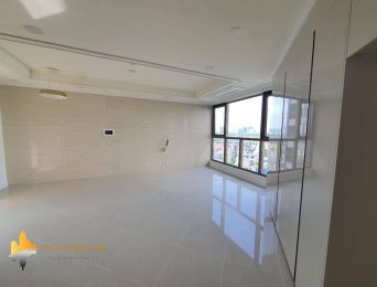 Majestic unfurnished 3BRs apartment for rent in Starlake Hanoi (2)