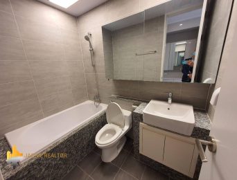 Marvellous high-level floor Starlake Daewoo apartment for rent (14)