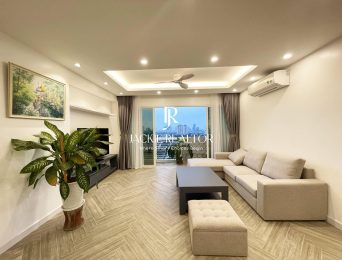 Marvelous 3-bedroom apartment in E1 Ciputra for rent (1)