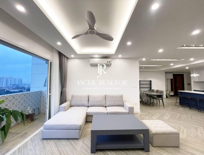 Marvelous 3-bedroom apartment in E1 Ciputra for rent (5)