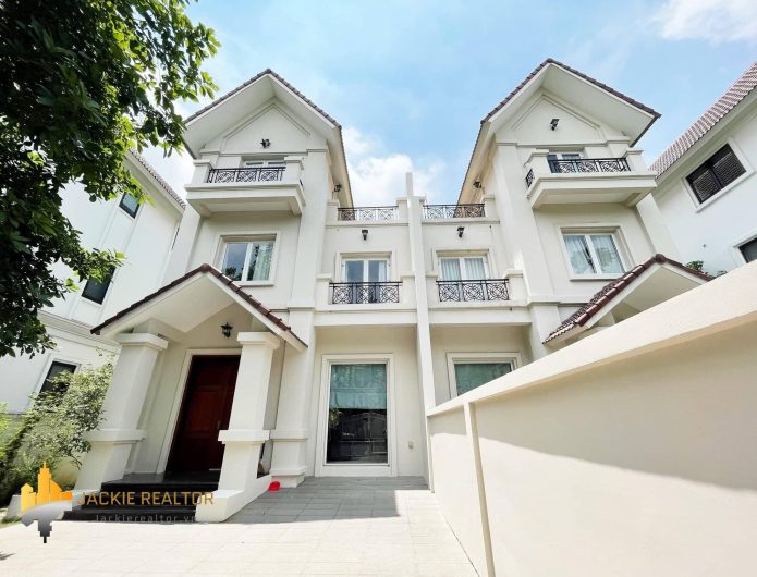 Marvelous semi-detached house in Vinhomes Riverside for rent (1)