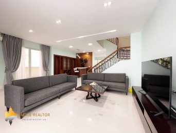 Marvelous semi-detached house in Vinhomes Riverside for rent (2)