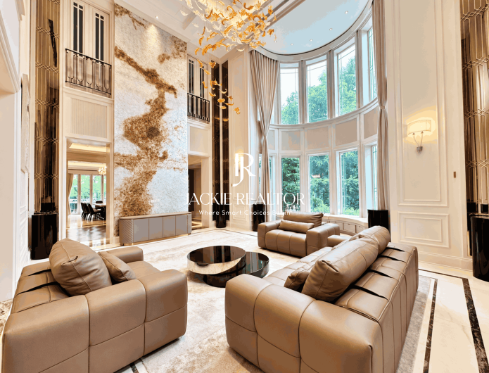 Massive 525-SQM detached villa in Vinhomes Riverside for rent (1)
